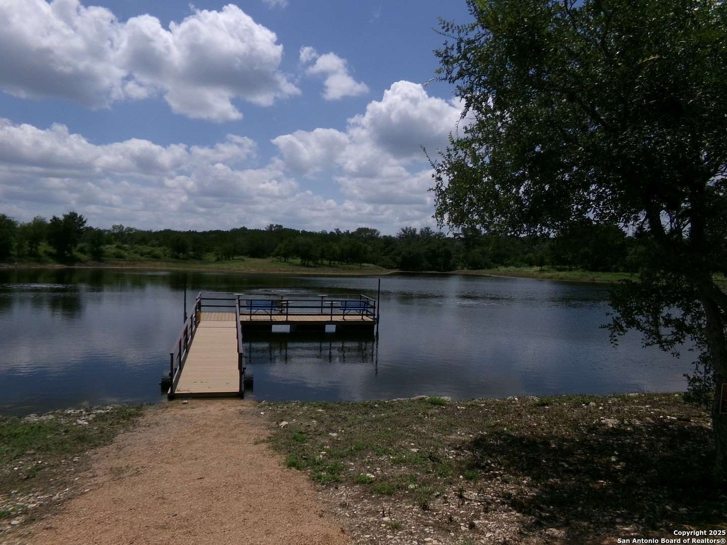 8 Acres of Residential Land for Sale in Hondo, Texas