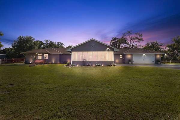 19.8 Acres of Land with Home for Sale in Kaufman, Texas