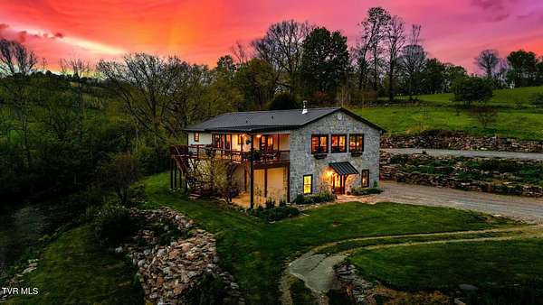 24.9 Acres of Agricultural Land with Home for Sale in Lebanon, Virginia