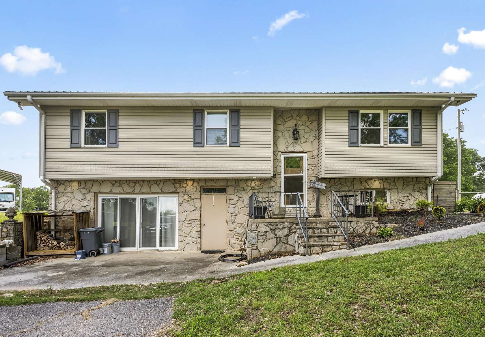 19 Acres of Land with Home for Sale in Addison, Alabama