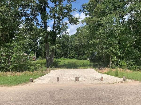 0.5 Acres of Land for Sale in Splendora, Texas