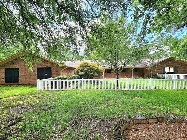 1.5 Acres of Residential Land with Home for Sale in Tupelo, Mississippi