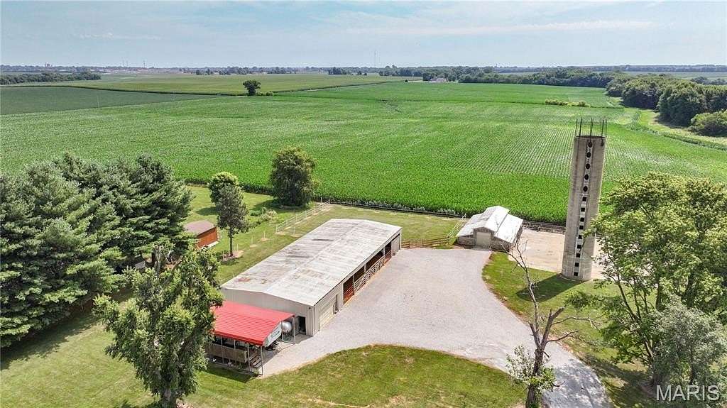 1.47 Acres of Residential Land with Home for Sale in Girard, Illinois