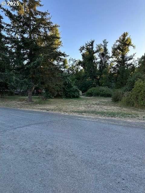 0.74 Acres of Residential Land for Sale in Cottage Grove, Oregon