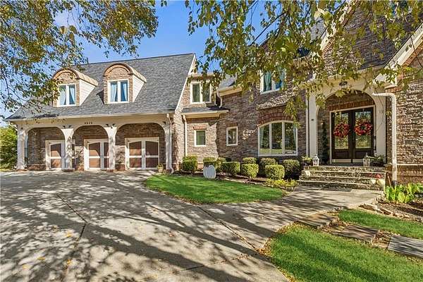 1.84 Acres of Residential Land with Home for Sale in Flowery Branch, Georgia