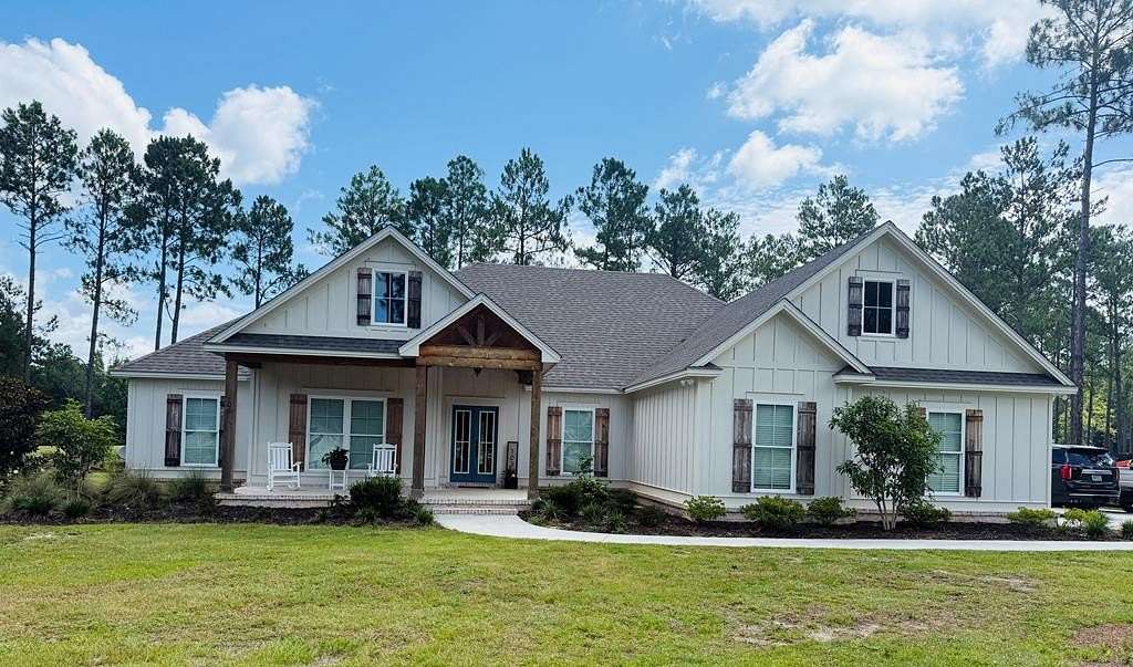 2.8 Acres of Residential Land with Home for Sale in Thomasville, Georgia