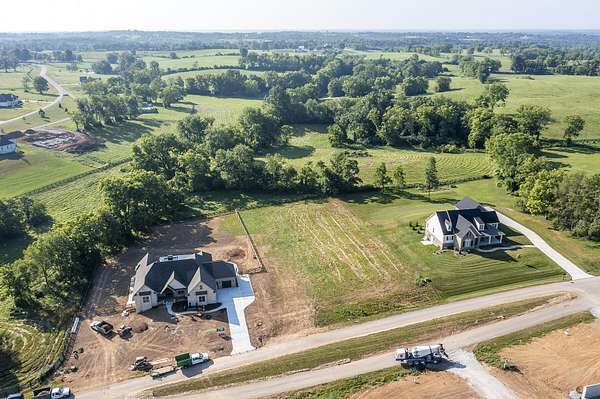 1 Acre of Residential Land for Sale in Nicholasville, Kentucky