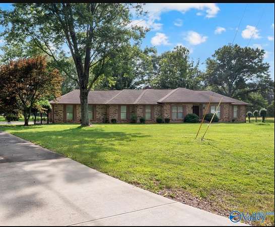 12.6 Acres of Land with Home for Sale in Ardmore, Alabama