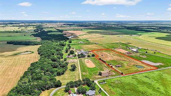 17 Acres of Land with Home for Sale in Collinsville, Texas