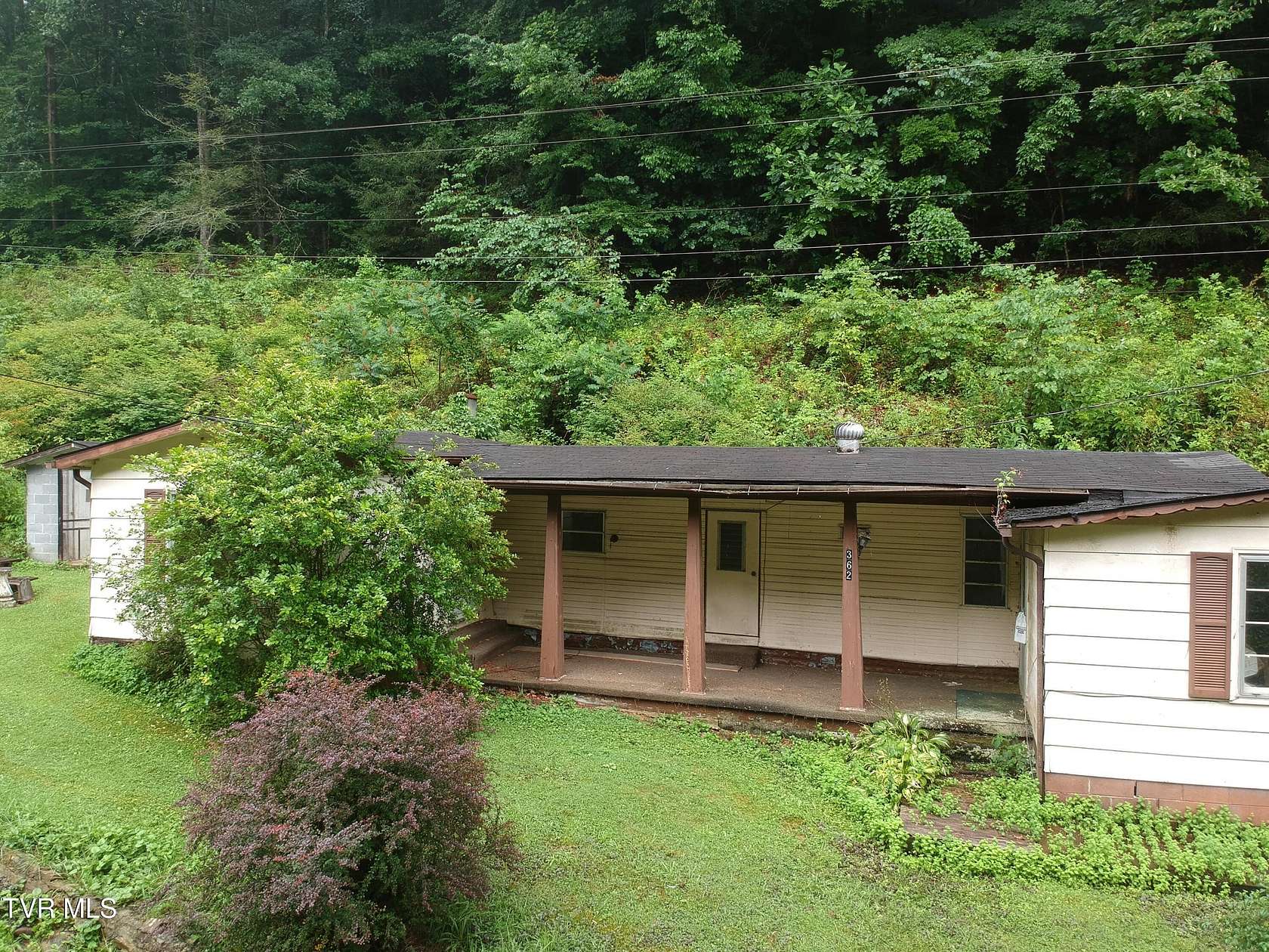 5 Acres of Residential Land with Home for Sale in Birchleaf, Virginia