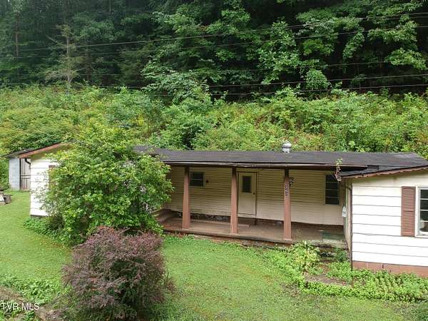 5 Acres of Residential Land with Home for Sale in Birchleaf, Virginia