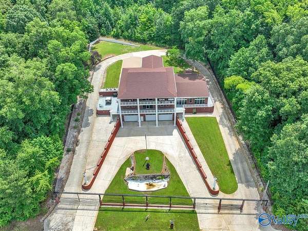 2 Acres of Residential Land with Home for Sale in Rogersville, Alabama