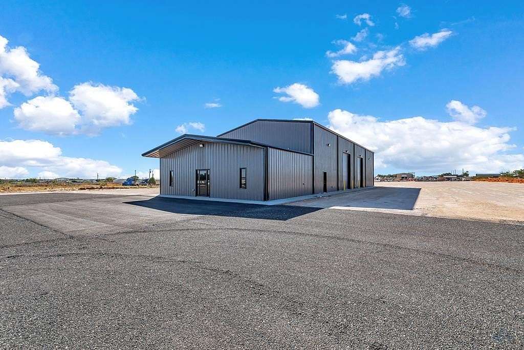 3 Acres of Improved Commercial Land for Sale in Midland, Texas