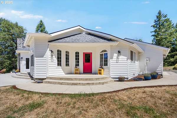 10 Acres of Land with Home for Sale in Roseburg, Oregon