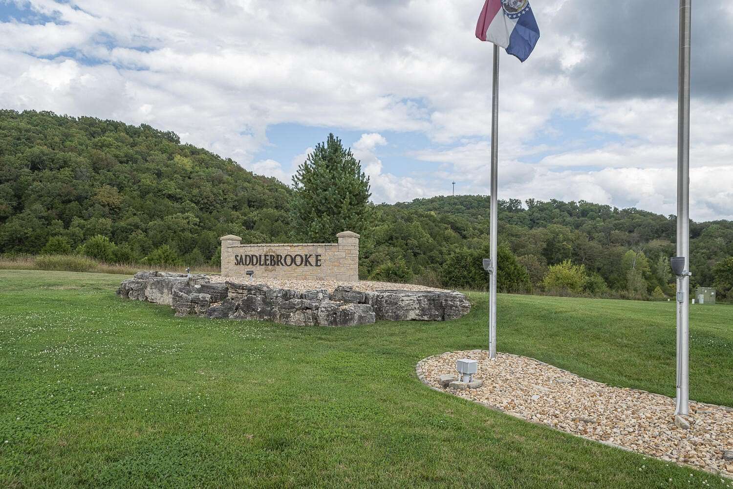 1 Acre of Residential Land for Sale in Saddlebrooke, Missouri