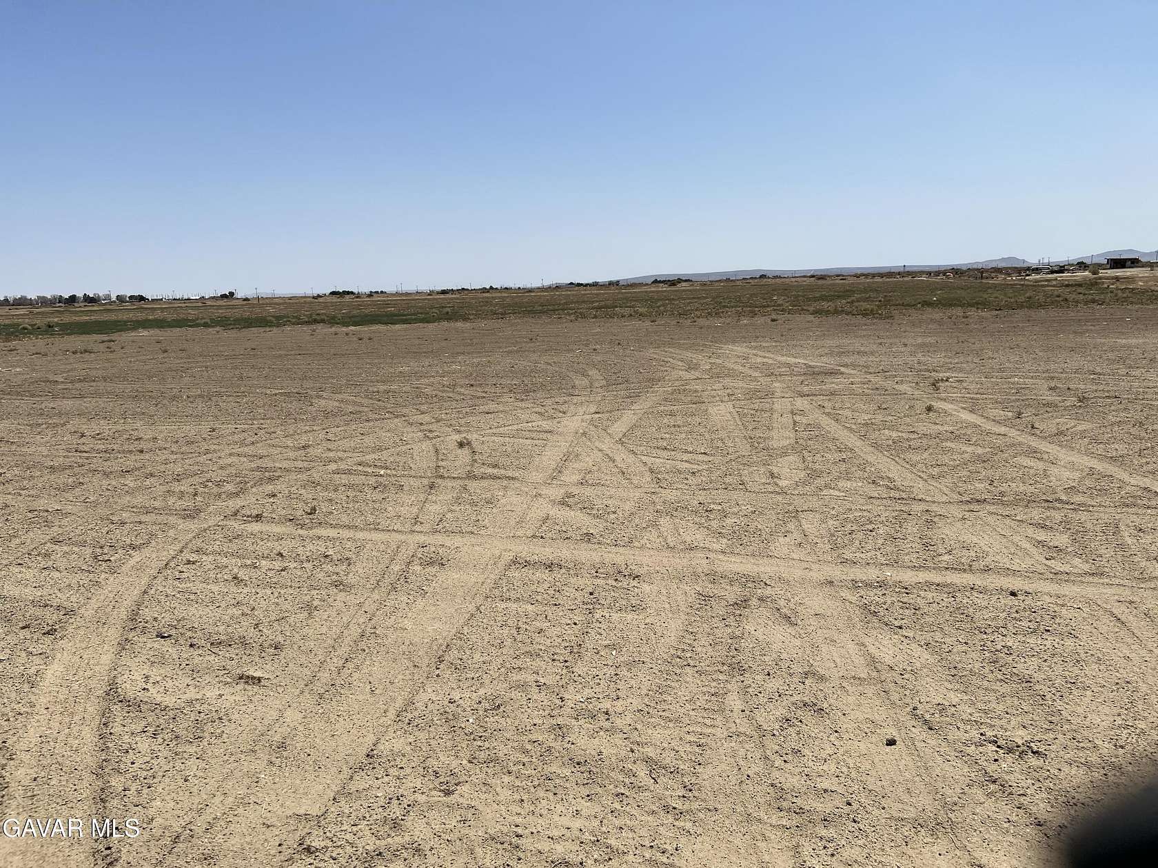 20 Acres of Agricultural & Residential Land for Sale in Lancaster, California