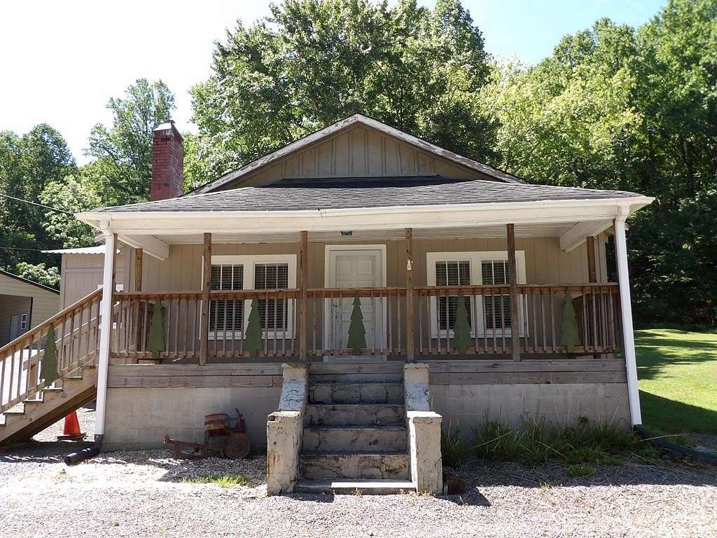 3.34 Acres of Residential Land with Home for Sale in Hiawassee, Georgia