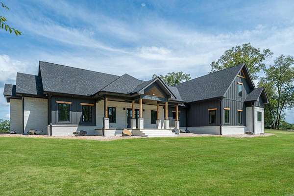 3 Acres of Residential Land with Home for Sale in Pearcy, Arkansas