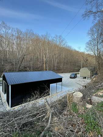 17 Acres of Land for Sale in Beattyville, Kentucky