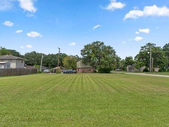 0.34 Acres of Improved Residential Land for Sale in Bay City, Texas
