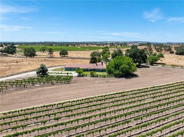 187 Acres of Agricultural Land with Home for Sale in Paso Robles, California