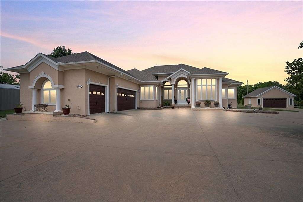 1.6 Acres of Residential Land with Home for Sale in Parsons, Kansas