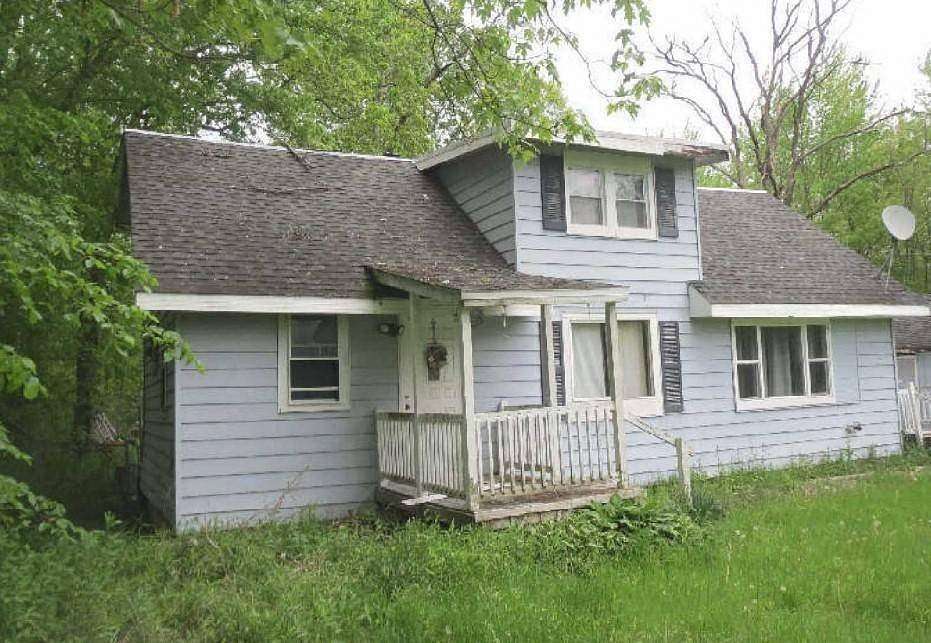 1.65 Acres of Land with Home for Auction in Pennellville, New York
