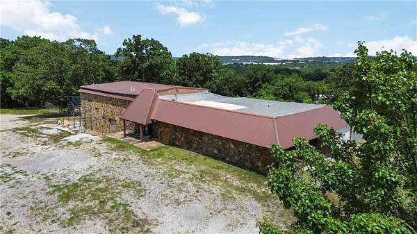 2.23 Acres of Improved Mixed-Use Land for Sale in Fayetteville, Arkansas