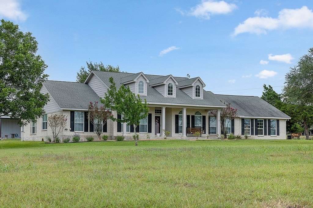 15 Acres of Land with Home for Sale in Burton, Texas