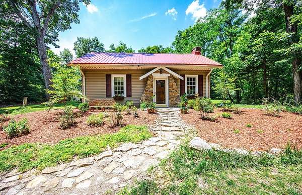 2.16 Acres of Residential Land with Home for Sale in Hanover Township, Ohio