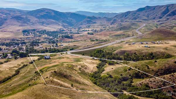 13 Acres of Land with Home for Sale in Horseshoe Bend, Idaho