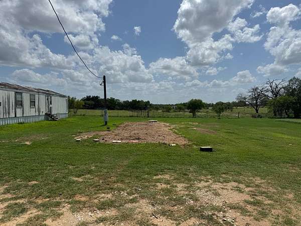Residential Land for Lease in Floresville, Texas