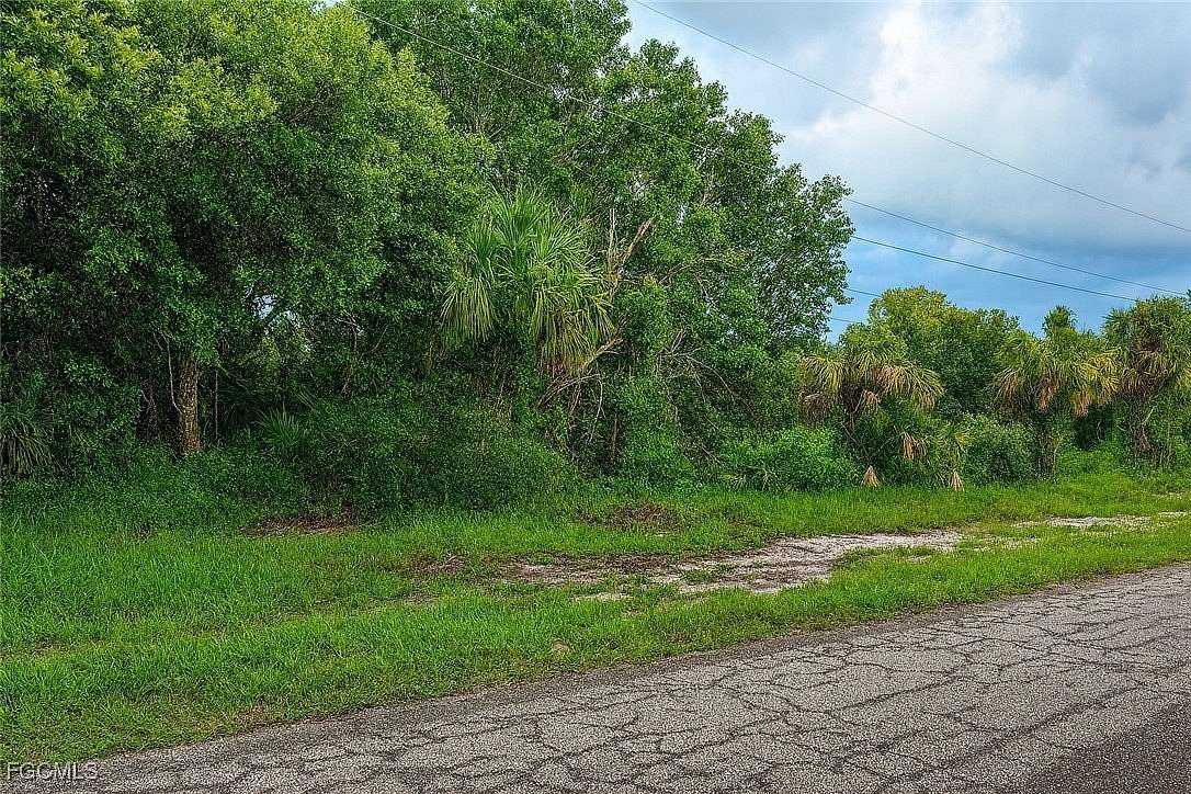 0.31 Acres of Residential Land for Sale in Lehigh Acres, Florida