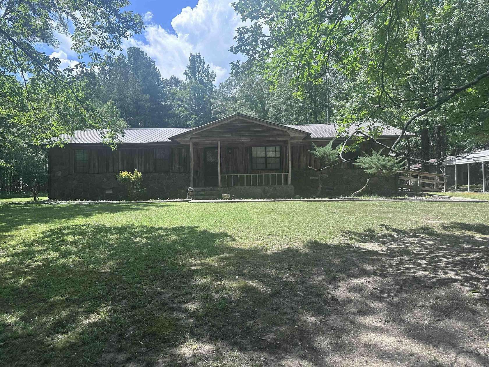 2.5 Acres of Residential Land with Home for Sale in Pine Bluff, Arkansas