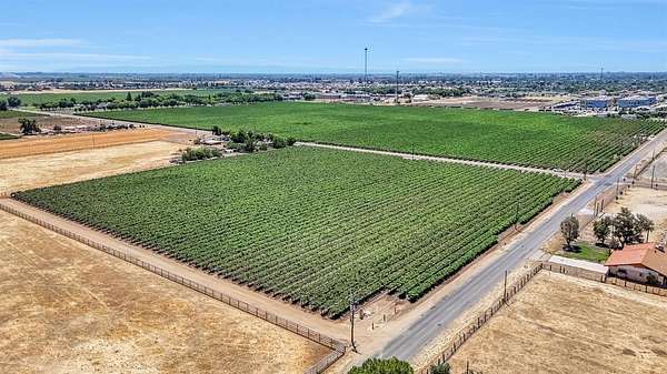 4.6 Acres of Land for Sale in Madera, California