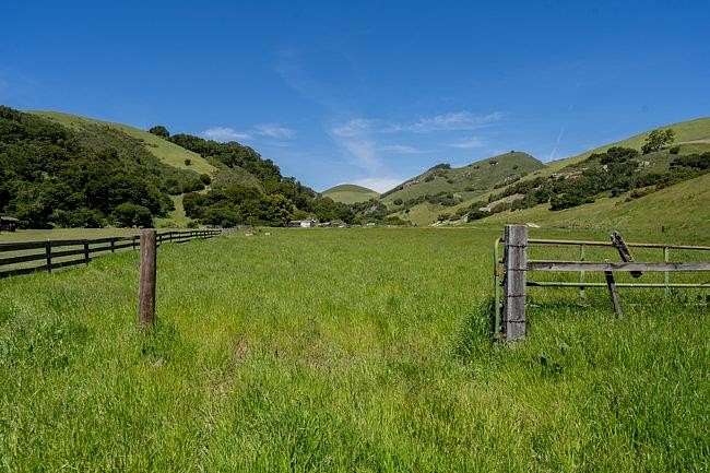 313 Acres of Land with Home for Sale in San Juan Bautista, California
