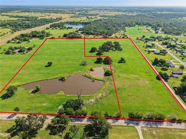 13.5 Acres of Recreational Land for Sale in Bryan, Texas