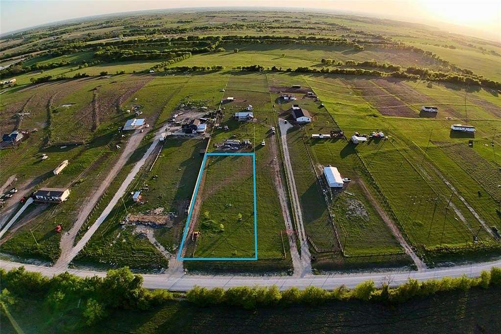 1 Acre of Land for Sale in Itasca, Texas