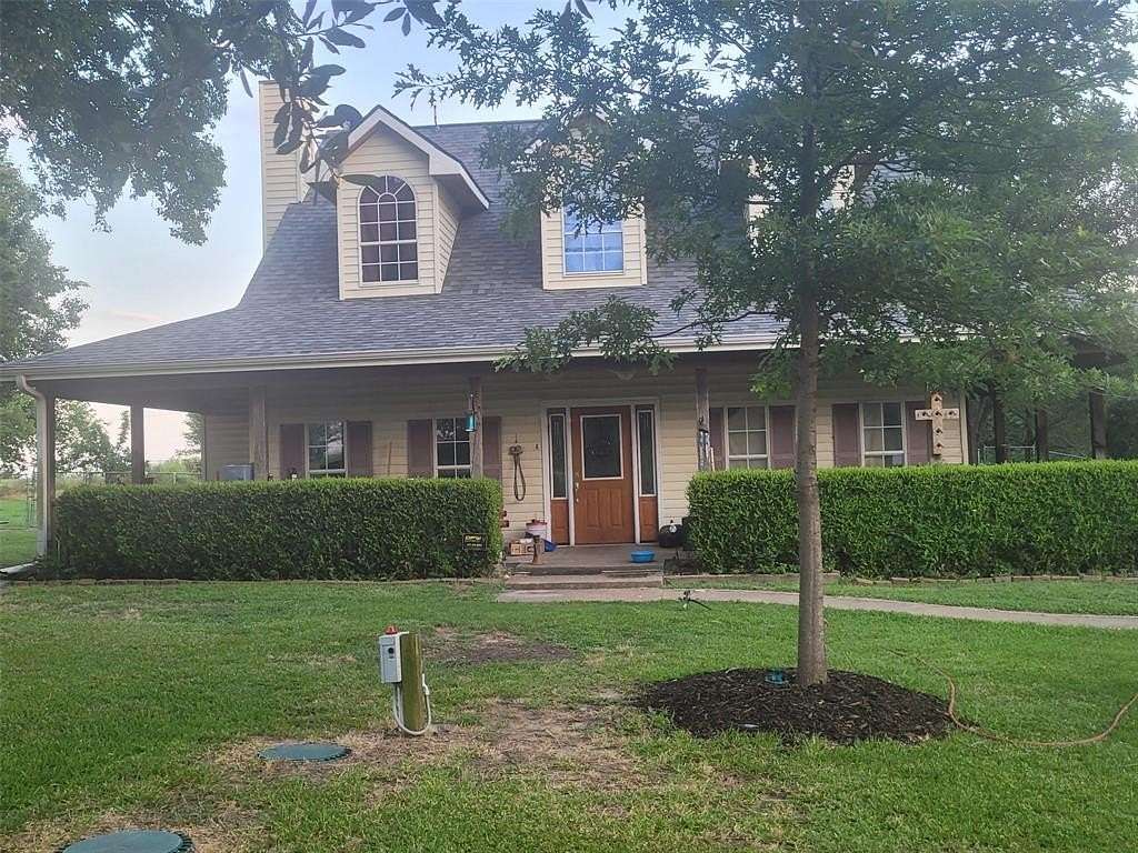 3.27 Acres of Residential Land with Home for Sale in Sherman, Texas