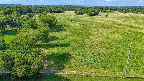 2.52 Acres of Residential Land for Sale in Ennis, Texas