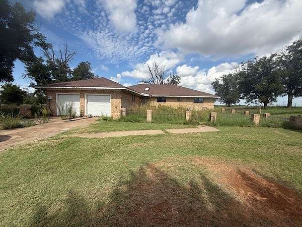 5 Acres of Land with Home for Sale in Rochester, Texas