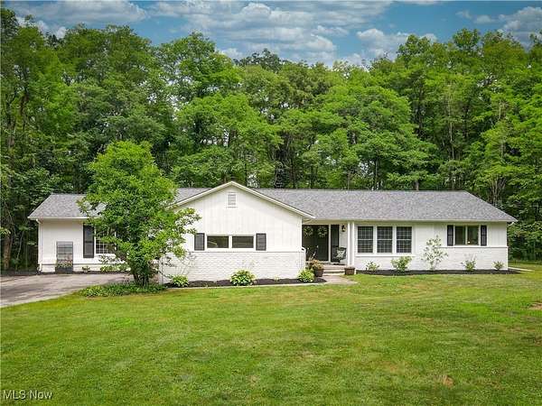 2.5 Acres of Residential Land with Home for Sale in Gates Mills, Ohio