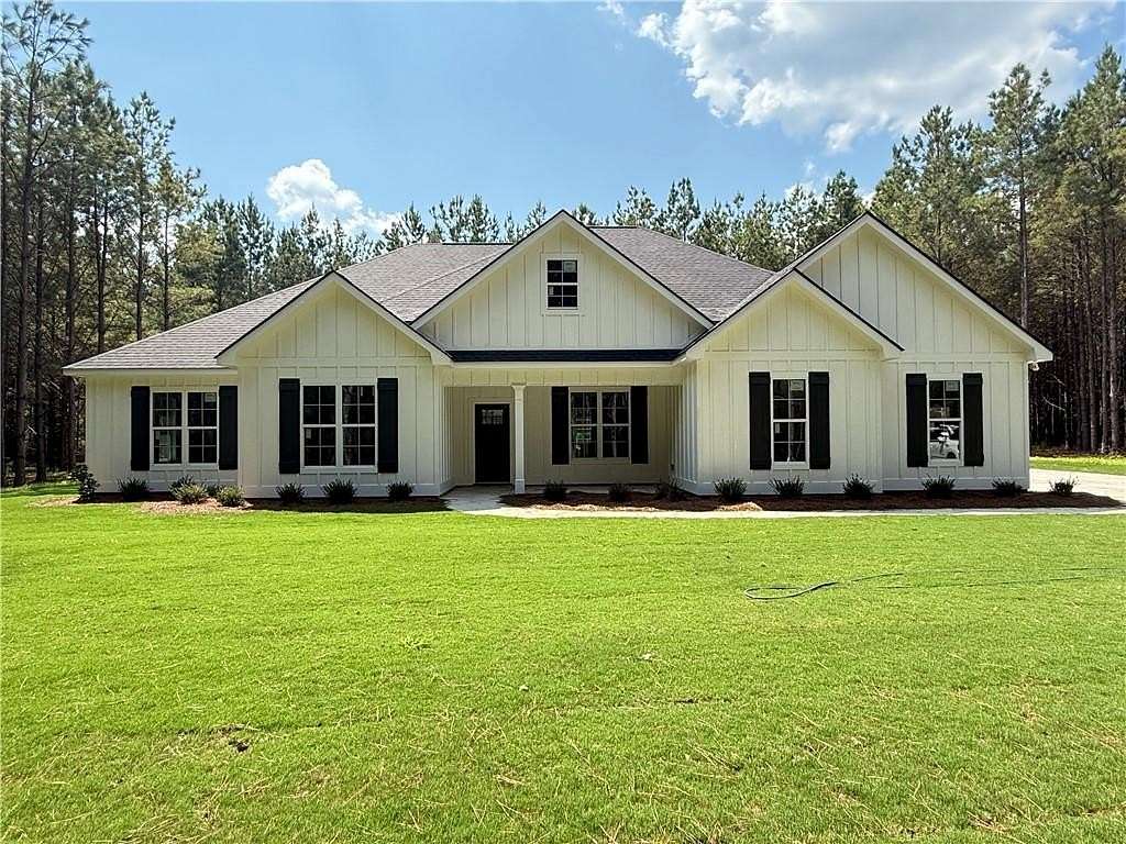 4.65 Acres of Residential Land with Home for Sale in Salem, Alabama