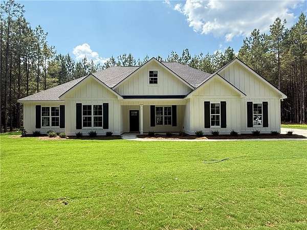 4.65 Acres of Residential Land with Home for Sale in Salem, Alabama