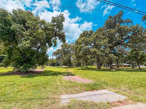 1.8 Acres of Land for Sale in Palestine, Texas