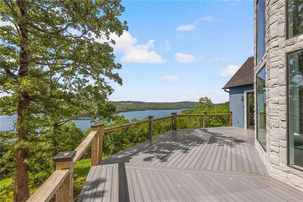 3.73 Acres of Residential Land with Home for Sale in Eureka Springs, Arkansas