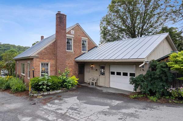 11.5 Acres of Mixed-Use Land for Sale in Thetford Town, Vermont