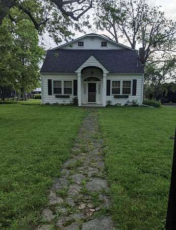 59.8 Acres of Agricultural Land with Home for Sale in Paris, Kentucky