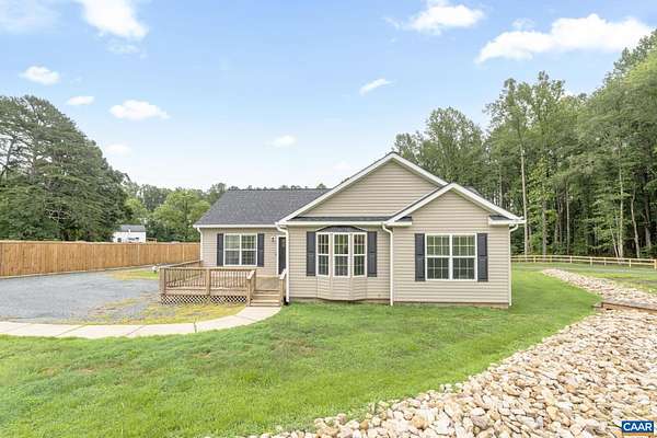 2 Acres of Residential Land with Home for Sale in Palmyra, Virginia