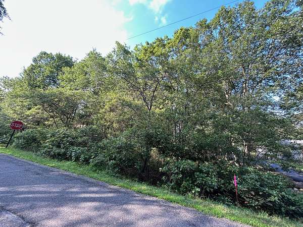 1 Acre of Residential Land for Sale in Jim Thorpe, Pennsylvania